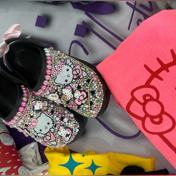 Hello Kitty Themed Platform Crocs - Picture 3 of 3